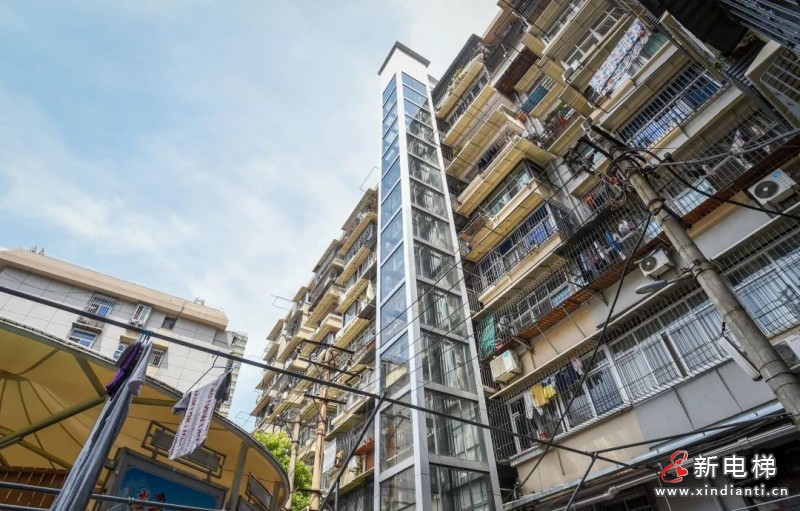 老舊小區(qū)地面公共空間有限，巧用天臺(tái)一部電梯4個(gè)單元共享